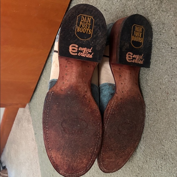 Women's Western Embroidered Dan Post Boots - Picture 4 of 6